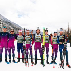 SAMSE N°8 FINALE,PEISEY, FRANCE - MARCH 15: TEAM RETRAITéS 2026, LEO SANCERNE of FRA, PIERRICK PASTEUR of FRA, ROMAIN MICHAUD-CLARET of FRA, ROMAIN CORDIER of FRA, ESTEBAN JAVAUX of FRA, MARTIN FERREIRA of FRA, ALEXIS NAPPEY of FRA, LIONEL JOUANNAUD of FRA/EBBA (le chien) March 15, 2026 in PEISEY, France. (Photo by Rodriguez Alexis / @Aleiks_photo)